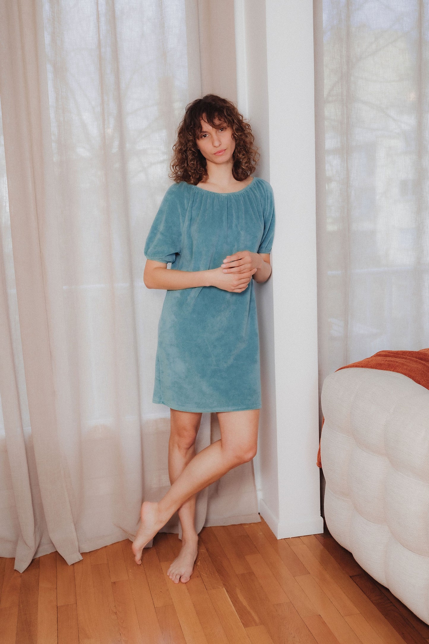 Robe ample décolleté rond froncé - version courte