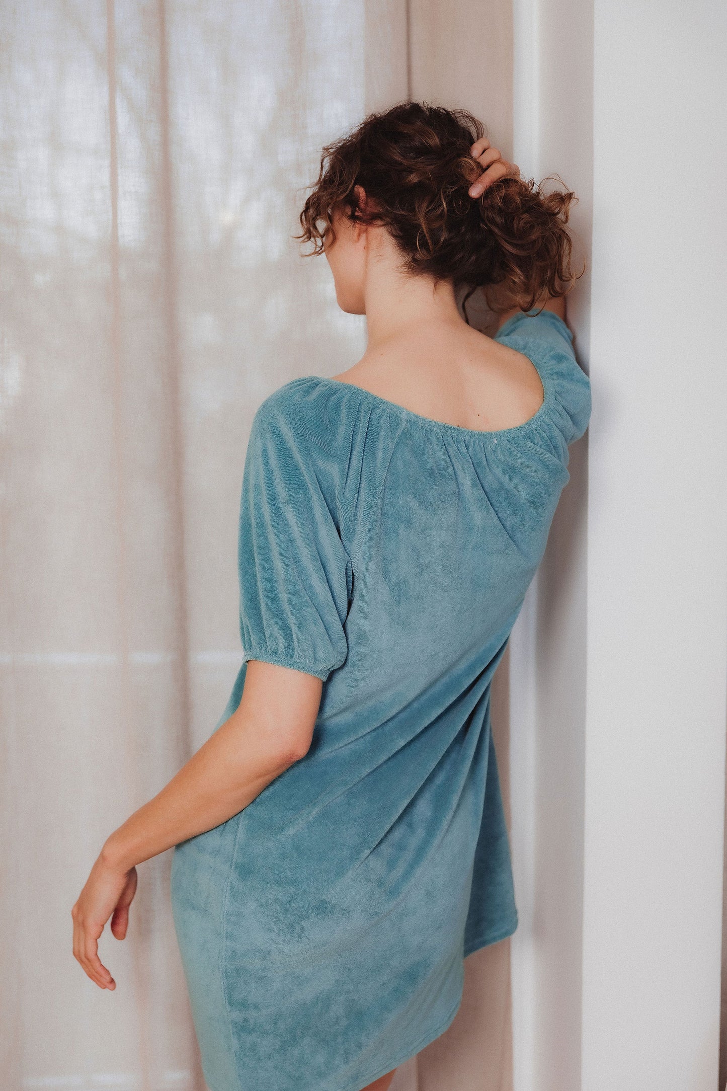 Robe ample décolleté rond froncé - version courte
